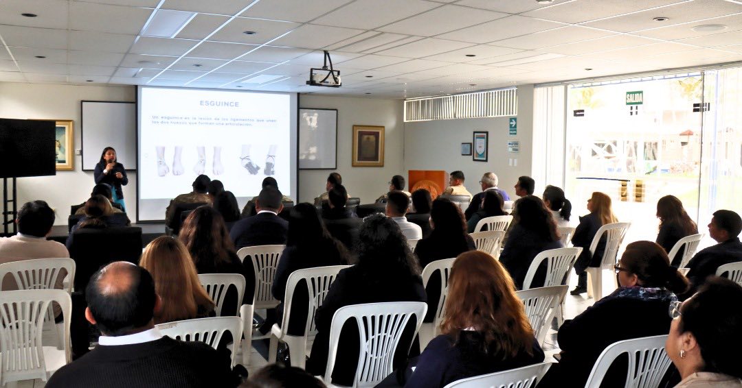 Charla de primeros auxilios dirigida al personal militar y civil del CASED